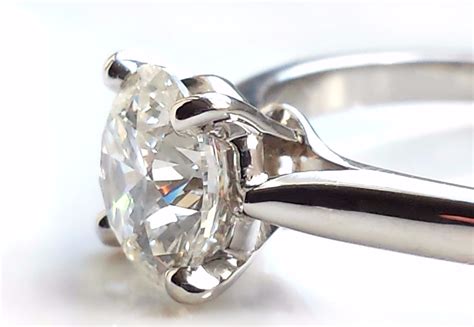 Cartier diamonds solitaire